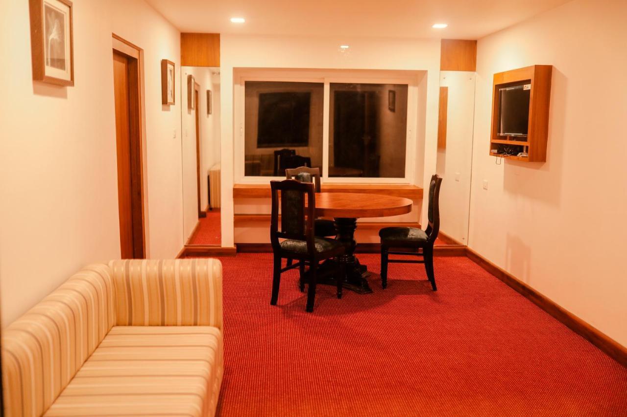 Mpsroyalsuites Perintalmanna Bagian luar foto