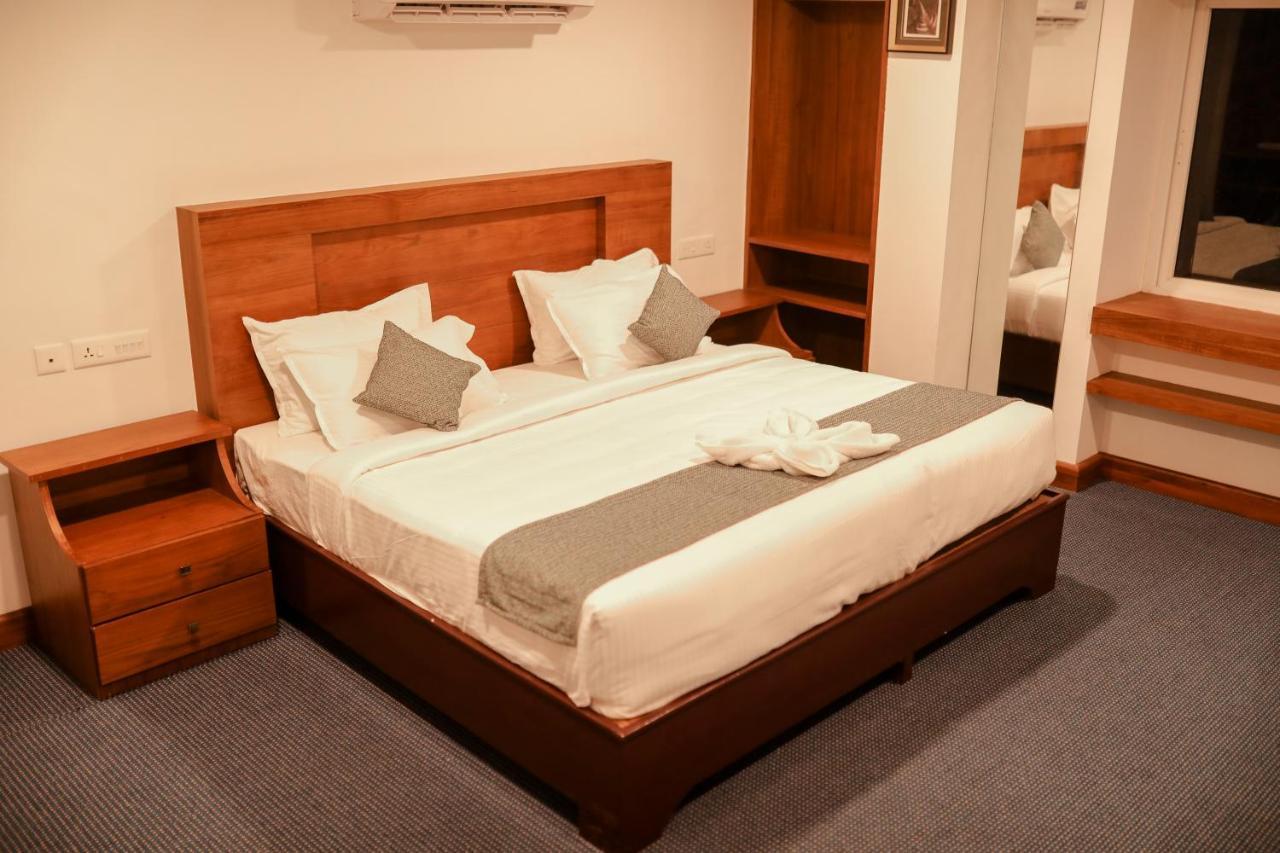 Mpsroyalsuites Perintalmanna Bagian luar foto