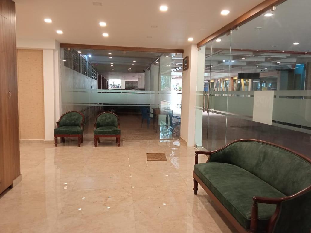 Mpsroyalsuites Perintalmanna Bagian luar foto