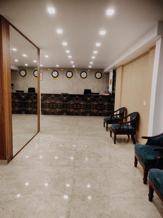 Mpsroyalsuites Perintalmanna Bagian luar foto